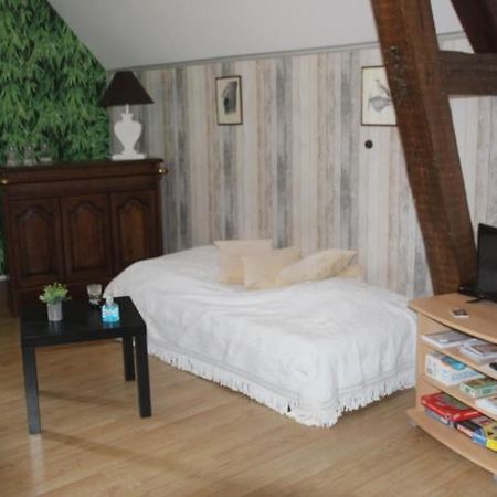 Suite Dans Les Dependances Du Chateau Agonges Bagian luar foto